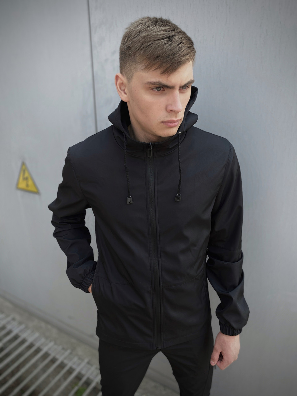 Мужской демисезонный костюм Intruder Softshell Light куртка черная штаны серые XL (001SAG 0223)
Мужской демисезонный костюм Intruder Softshell Light куртка черная штаны серые XL (001SAG 0223)