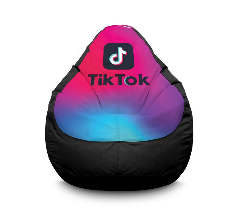Кресло мешок iPuff "Tik Tok. Logo and gradient. Black" Оксфорд XL (80x110 см) Черный
Кресло мешок iPuff "Tik Tok. Logo and gradient. Black" Оксфорд XL (80x110 см) Черный
