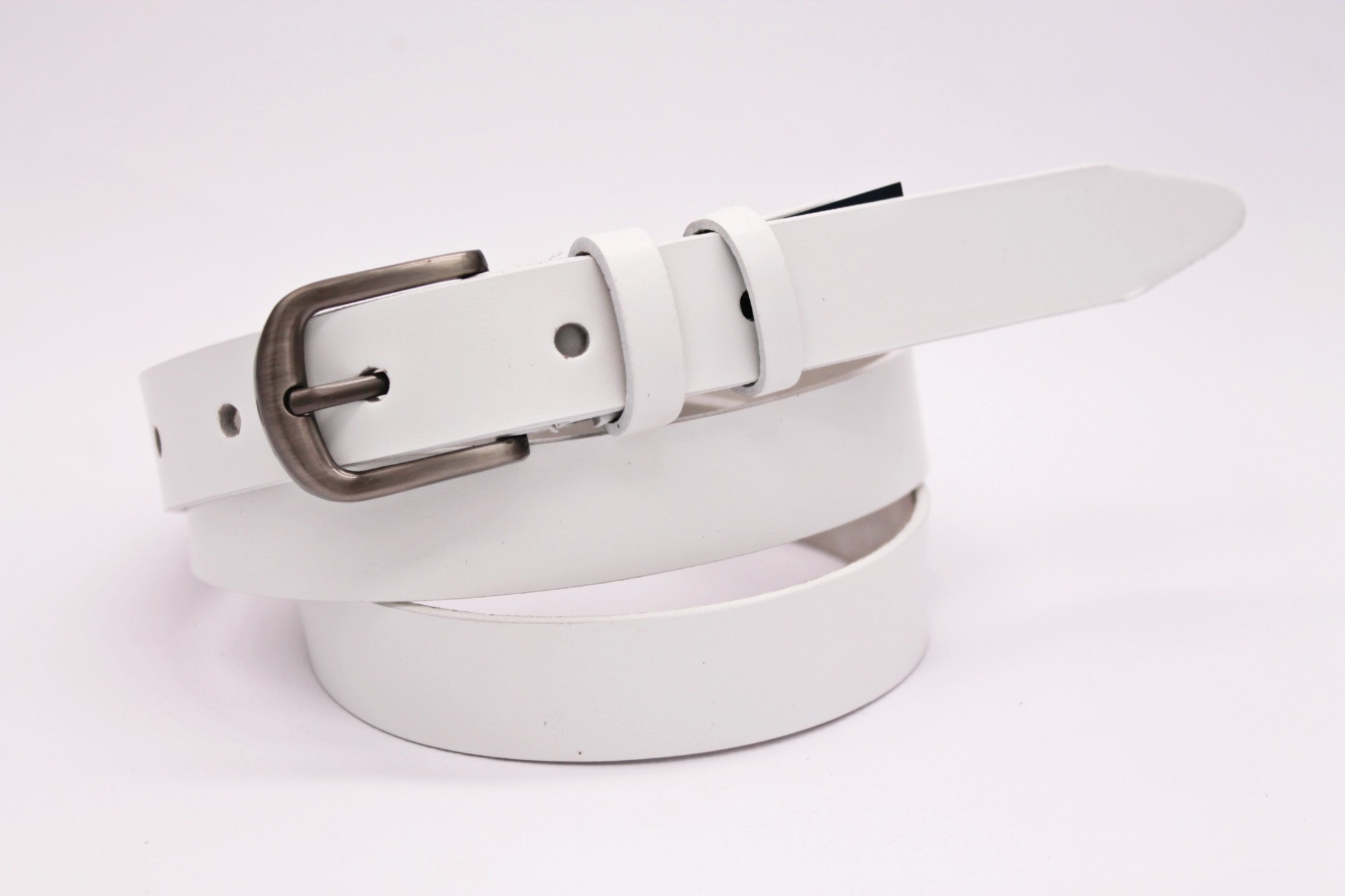 Женский ремень из натуральной кожи, с металлической пряжкой Артикул 05250011
Женский ремень из натуральной кожи, с металлической пряжкой Артикул 05250011