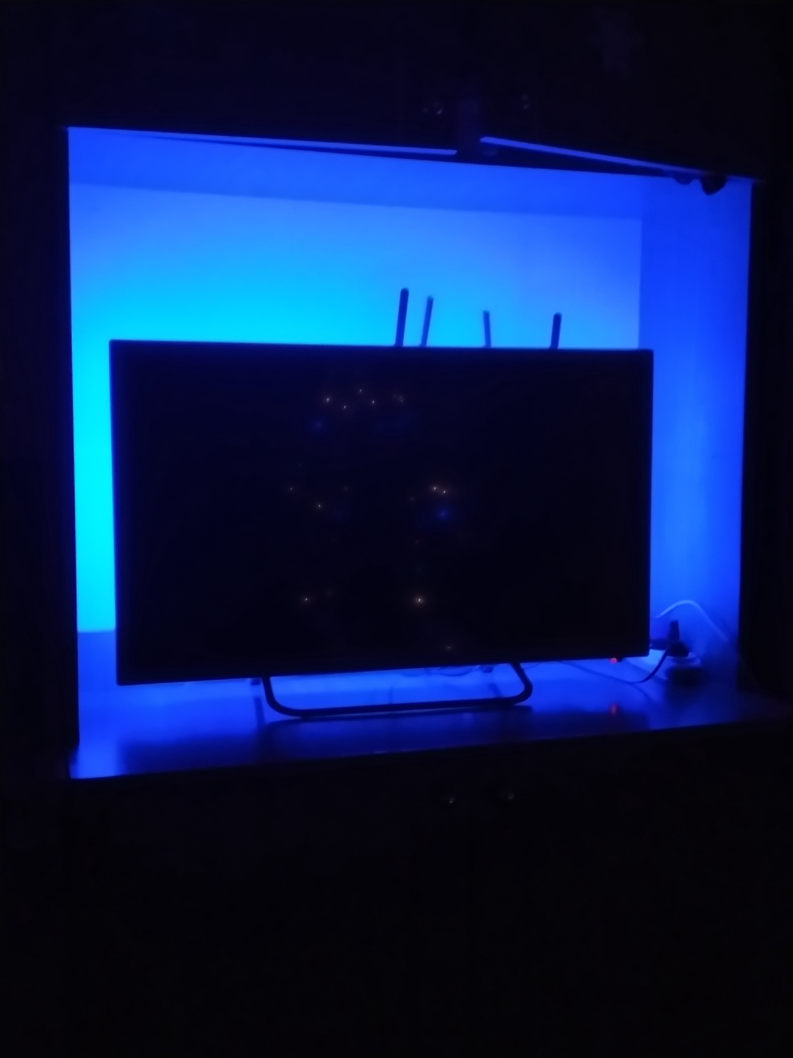 Светодиодная лента RGB LED подсветка, работает от USB для телевизора и  монитора с пультом 2 метра – фото, отзывы, характеристики в  интернет-магазине ROZETKA от продавца: LEXX | Купить в Украине: Киеве,  Харькове,