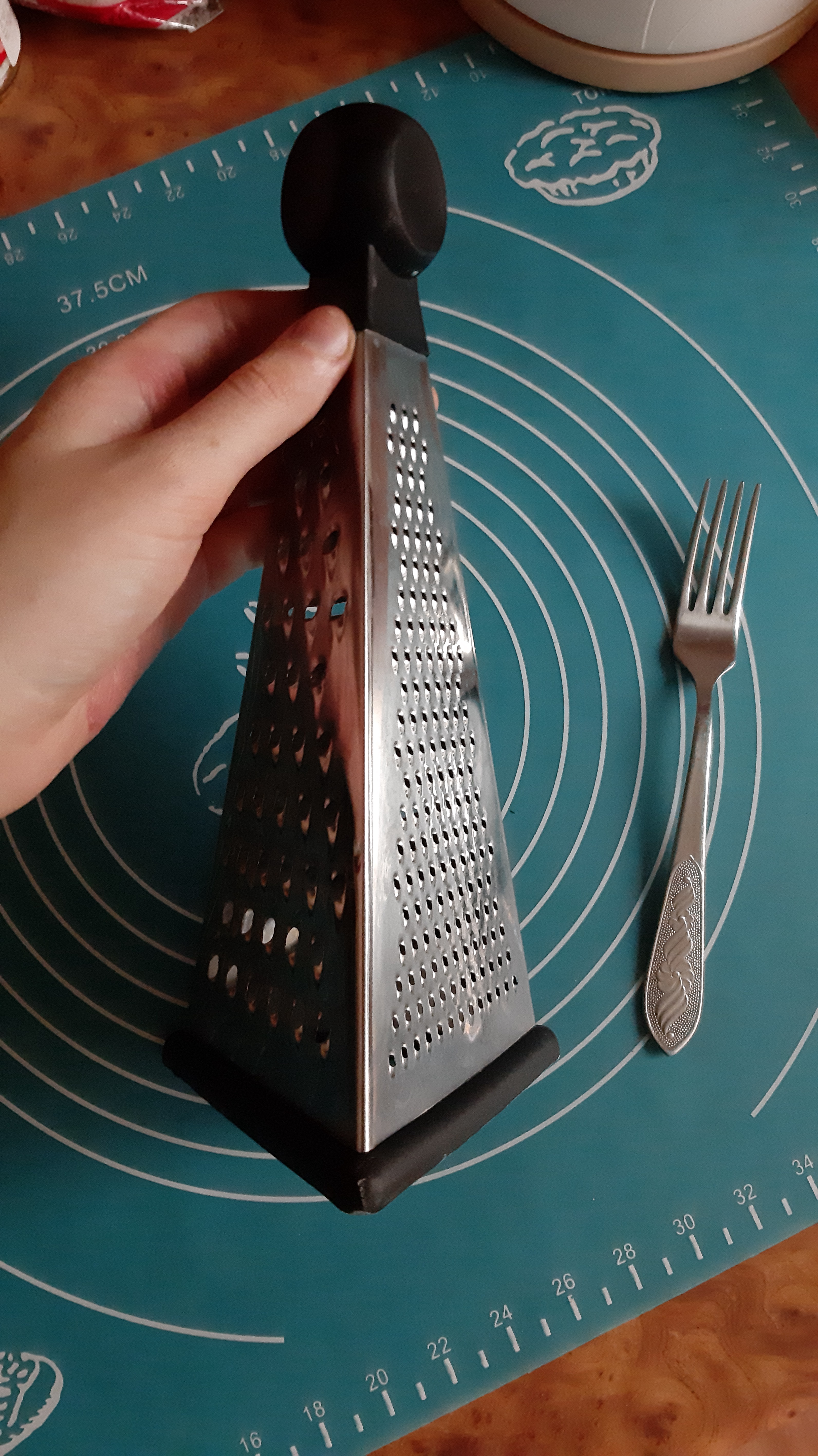 BergHOFF Essentials 10 Stainless Steel 4-Sided Pyramid Grater