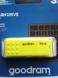 Флеш-накопичувач USB 32GB GOODRAM UME2 White (UME2-0320W0R11) фото від покупців 1