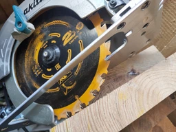 Циркулярная пила Makita HS7601