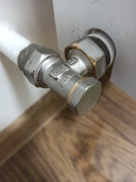 Кран радиаторный Fado Classic 1/2"x1/2" угловой нижний, латунь, РВ-РН (KR02)