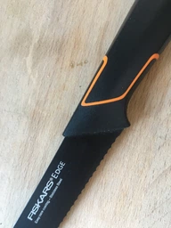 Кухонний ніж Fiskars Functional Form для томатів 13 см Black (1003092) фото від покупців 1