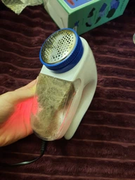 Машинка для удаления и стрижки катышков от сети Lint Remover YX-5880 220V Бело-Синяя фото от покупателей 1