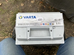 Автомобільний акумулятор Varta Silver Dynamic 63А (+/-) D39 (610EN) (563401061) фото від покупців 9