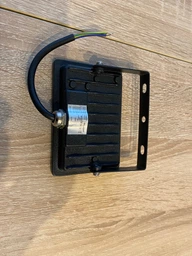 Прожектор светодиодный Bellight 20W 4500K IP65, LED прожектор для улицы, фасада, склада, парковки и рекламных щитов фото от покупателей 11