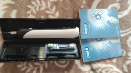 Електрична зубна щітка Oral-B Pro 750 Black (4210201219224_4210201218463) фото від покупців 17