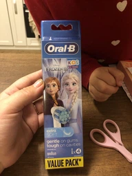 Насадки совместимые С электрической зубной щеткой Oral-B Kids Frozen II 3 шт фото от покупателей 4
