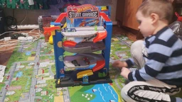 Гараж для машинок Hot Wheels четырехэтажный (GNL70) фото от покупателей 2