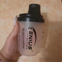Шейкер Genius Nutrition Royal Shaker 700ml (Red) фото від покупців 9