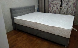 Ліжко Альянс Каміла 1,4 в оббивці під замш мишачого кольору з матрацом та підйомним механізмом з гудзиками