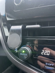 Автодержатель для телефона магнитный XoKo Premium RM-C70 Flat Magnetic Silver (XK-RM-C70-SL) фото от покупателей 3