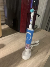 Детская электрическая зубная щетка Oral-B Stage Power/D100 Frozen (4210201245216_4210201245193) фото от покупателей 14