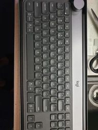 Клавиатура беспроводная Logitech Craft USB/Bluetooth (920-008505) фото от покупателей 1