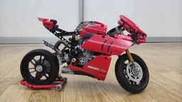 Конструктор LEGO Technic Ducati Panigale V4 R (42107) фото від покупців 5