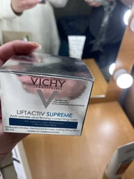 Разглаживающий крем Vichy Liftactiv Hyaluronic Specialist H. A. для коррекции морщин сухой кожи лица 50 мл (3337871328801) фото от покупателей 4