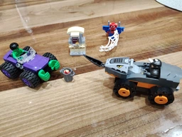 LEGO Super Heroes Marvel Spidey Битва Халка з Носорогом на вантажівках (10782) фото від покупців 1