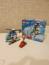 Конструктор LEGO City Police Полицейский вертолет 51 деталь (60275)
