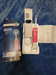 Электрическая зубная щетка Oral-B Vitality 3D White/D100 Pink (4210201262169_4210201234173) фото от покупателей 5