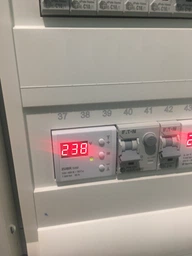 Лінійно-інтерактивне ДБЖ APC Easy UPS BV 1000VA (BV1000I-GR) фото от покупателей 15