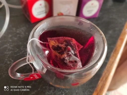 Подарунковий набір чаю Lovare в пірамідках Impression tea box з фірмовою чашкою (4820198877231) фото від покупців 9