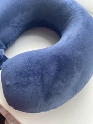 Велюровая дорожная подушка для путешествий Сasablanket с пеной Memory Foam "Однотонная" 30х28х8см Синий фото от покупателей 3