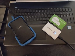 Зовнішній SSD-накопичувач 1 TB Samsung T7 Touch Silver (MU-PC1T0S/WW)