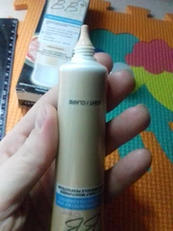 BB-крем для смешанной и жирной кожи Garnier Skin Naturals Секрет совершенства Светло-бежевый 50 мл (3600542415071) фото от покупателей 6
