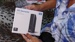 Жесткий диск Western Digital Elements Desktop 8TB WDBWLG0080HBK-EESN 3.5" USB 3.0 External Black фото от покупателей 17