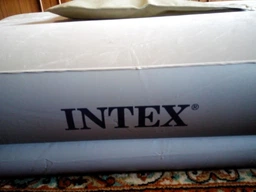 Кровать надувная Intex 99х191х30см, встроенный насос 220V, серо-синяя, 64116 фото от покупателей 8