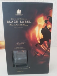 Віскі Johnnie Walker Black label 12 років витримки 0.7 л 40% з 2-ма склянками (5000267195117_5000267196626) фото від покупців 14