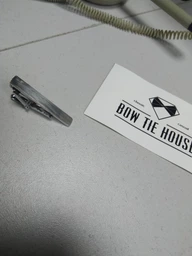 Затискач Bow Tie House для вузької краватки класичний 09546 фото від покупців 1