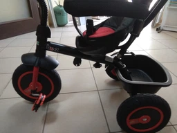 Триколісний велосипед Caretero Buzz з поворотним сидінням на 180 градусів фото від покупців 4
