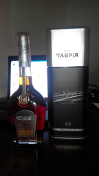 Коньяк Tavria XO 9 лет выдержки 0.5 л 40% в подарочной упаковке (4820000620826) фото от покупателей 3