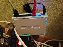 Маршрутизатор MikroTik hEX (RB750Gr3) 5-портовий фото від покупців 11