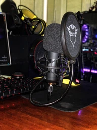 Мікрофон TRUST GXT 252+ Emita Plus Streaming Microphone (TR22400) фото от покупателей 3