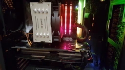 Оперативная память HyperX DDR4-3200 16384MB PC4-25600 (Kit of 2x8192) Predator RGB (HX432C16PB3AK2/16) фото от покупателей 2