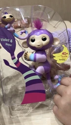 Интерактивная гламурная ручная обезьянка WowWee Fingerlings Эшли с мини-обезьянкой (W3540/3542) (771171135425) фото от покупателей 13