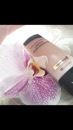 Тональная основа Max Factor Lasting Performance 106 Легкий загар 35 мл (50683338) фото от покупателей 3