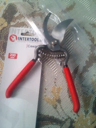 Секатор садовий сталевий з пружинним механізмом INTERTOOL FT-1003 200 мм ергономічна прогумована ручка фото від покупців 8