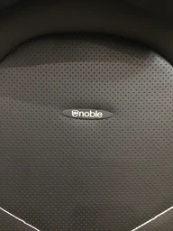 Компьютерное кресло для геймера Noblechairs Icon PU leather white/black (NBL-ICN-PU-WBK) фото от покупателей 1