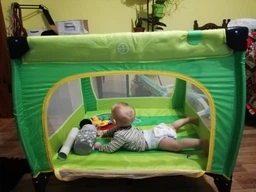 Детский манеж, Caretero Quadra Black, складной манеж, дорожный манеж для ребенка, игровая зона для малыша, компактный манеж с москитной сеткой, манеж с боковым входом, безопасный детский манеж, легкий манеж для путешествий фото от покупателей 4