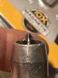 Набір біт і насадок DeWALT "IMPACT TORSION", ударні, Ph2, L = 57 мм, 2 шт + магнітний тримач шурупів (DT70536T) фото от покупателей 9