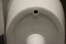 Унитаз подвесной VILLEROY & BOCH Avento 5656RSR1 Direct Flush с покрытием Ceramic Plus и сиденьем Soft Close 9M87S101