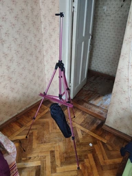 Мольберт-тринога 15304 алюмінієва, темно-червона, висота 138 см, висота полотна 83 см (94161984)