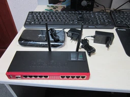 Маршрутизатор Mikrotik RB2011UiAS-2HnD-IN фото від покупців 4