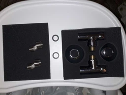 Кран для полотенцесушителя угловой Laris 1/2" - 3/4" Обычный + эксцентрики 2шт (LX-8202)