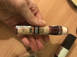 Консилер для кожи лица Maybelline New York Instant Eraser 07 Светло-бежевый 6.8 мл (3600531465247) фото от покупателей 8
